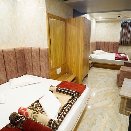 Hotel New Sundaram 150 Mtrs From Dargah Ádzsmir Kültér fotó