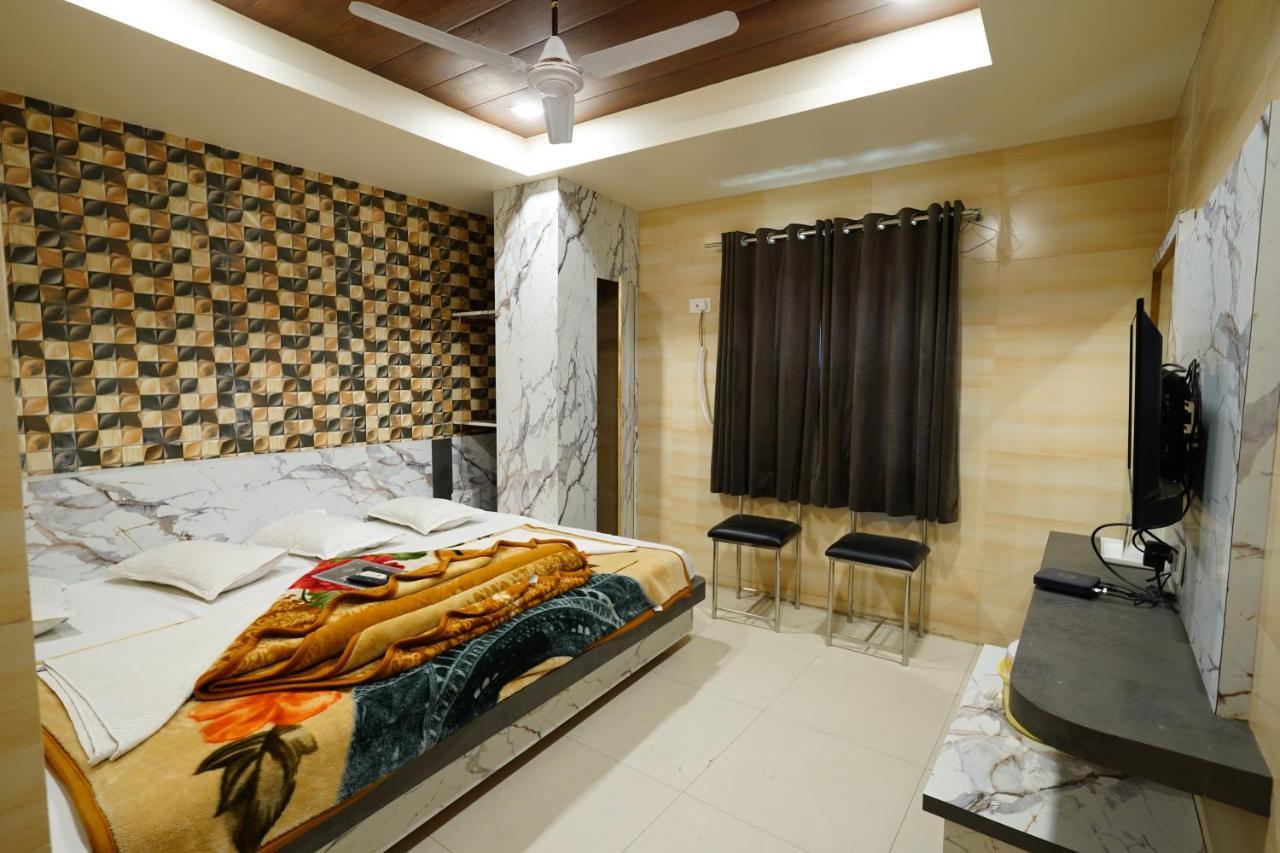 Hotel New Sundaram 150 Mtrs From Dargah Ádzsmir Kültér fotó