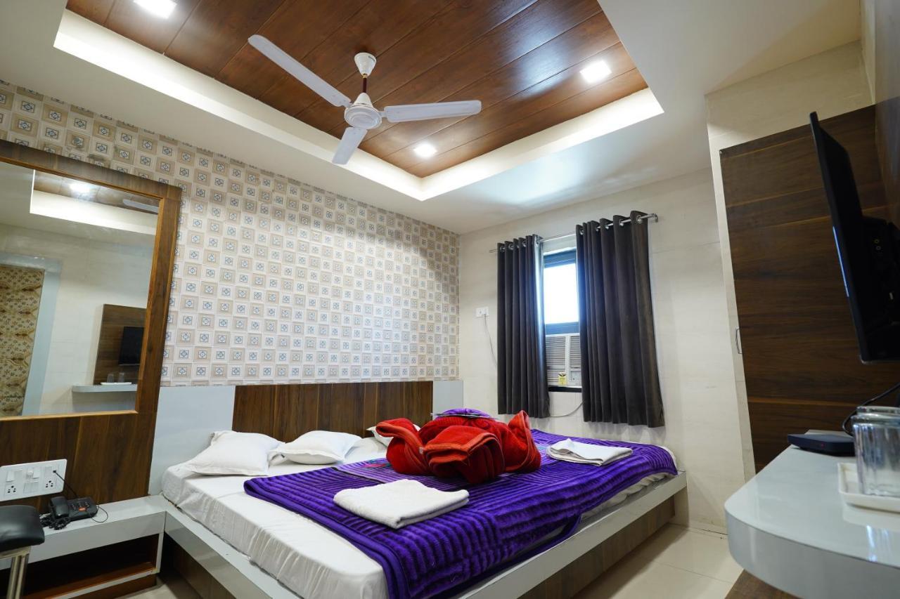 Hotel New Sundaram 150 Mtrs From Dargah Ádzsmir Kültér fotó