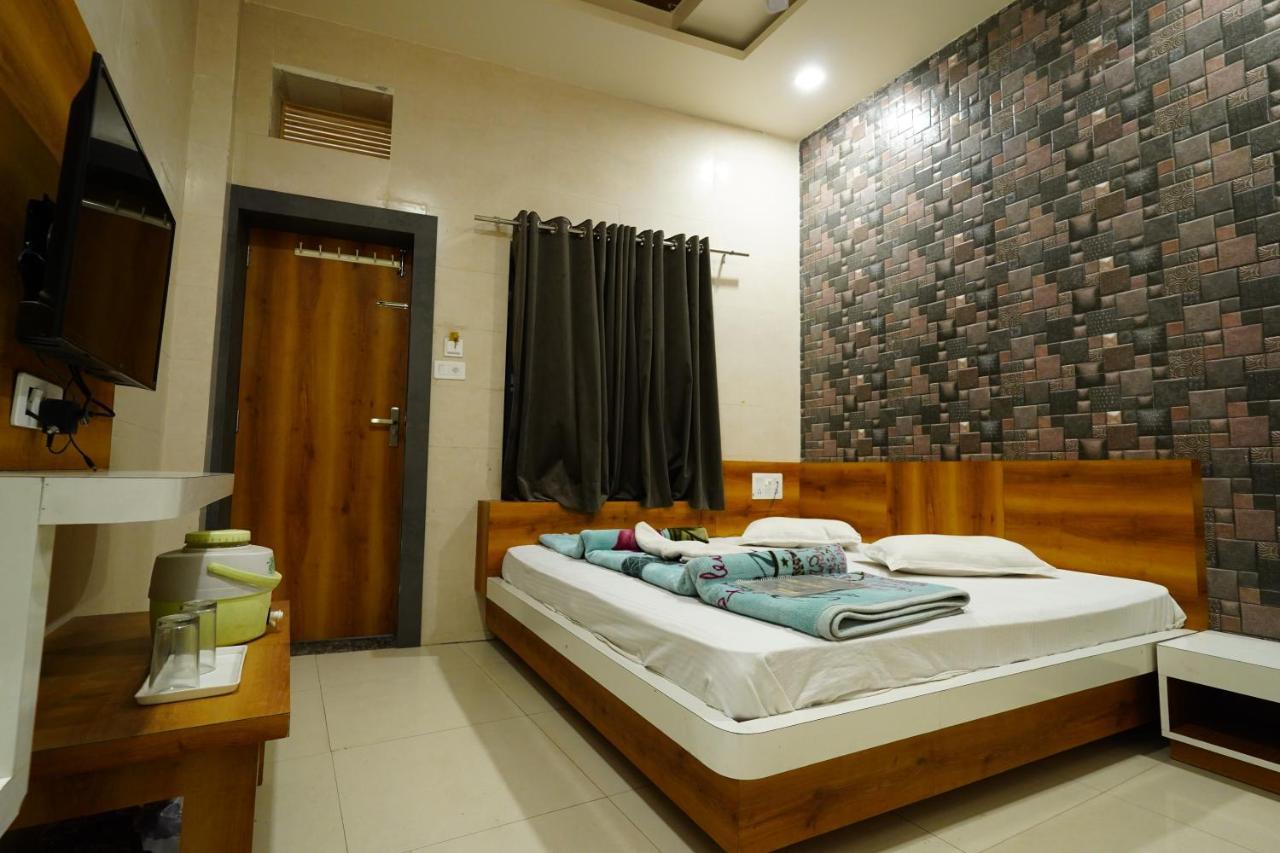 Hotel New Sundaram 150 Mtrs From Dargah Ádzsmir Kültér fotó