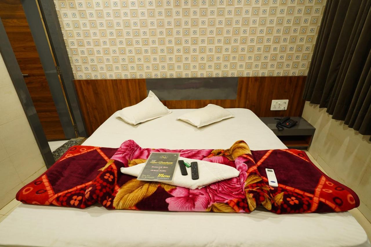 Hotel New Sundaram 150 Mtrs From Dargah Ádzsmir Kültér fotó