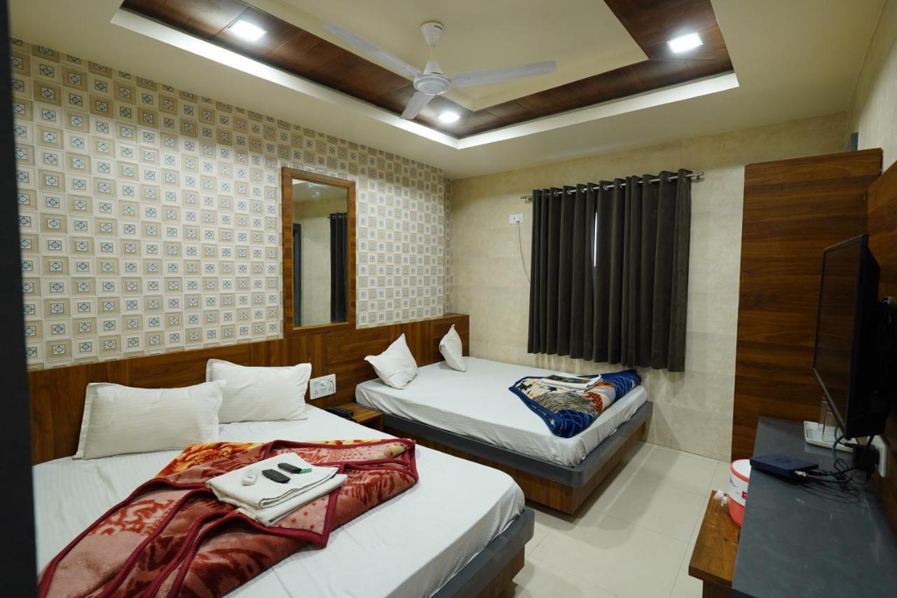 Hotel New Sundaram 150 Mtrs From Dargah Ádzsmir Kültér fotó