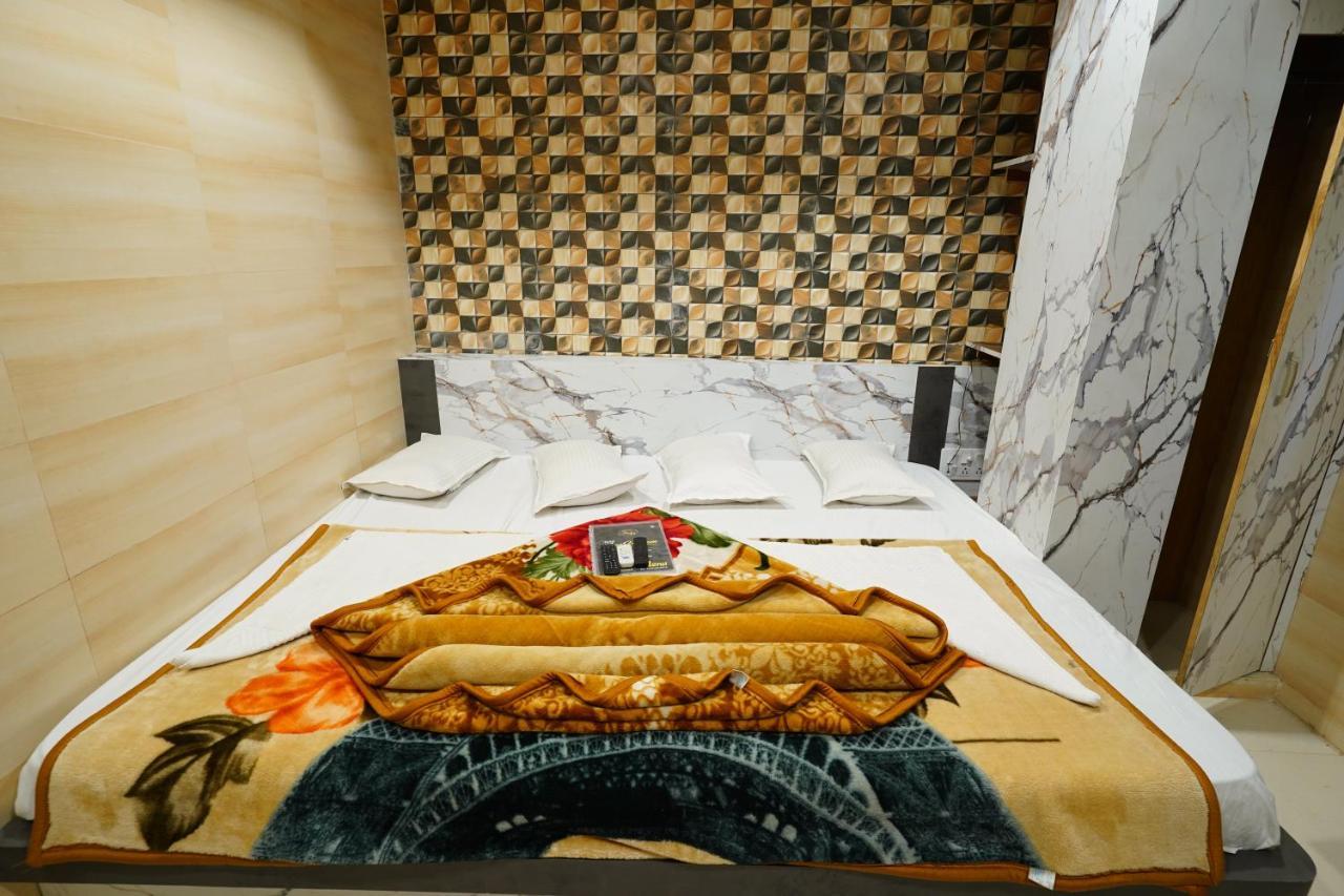 Hotel New Sundaram 150 Mtrs From Dargah Ádzsmir Kültér fotó