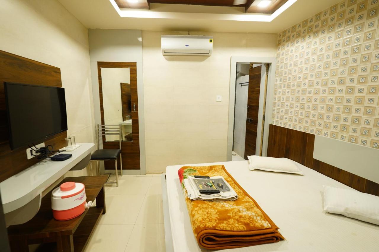 Hotel New Sundaram 150 Mtrs From Dargah Ádzsmir Kültér fotó
