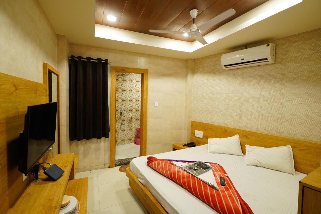 Hotel New Sundaram 150 Mtrs From Dargah Ádzsmir Kültér fotó