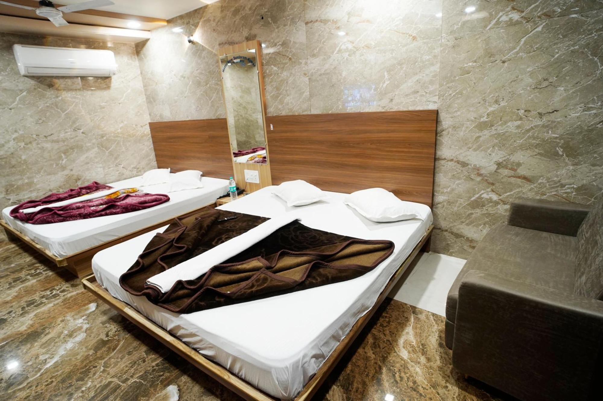 Hotel New Sundaram 150 Mtrs From Dargah Ádzsmir Kültér fotó