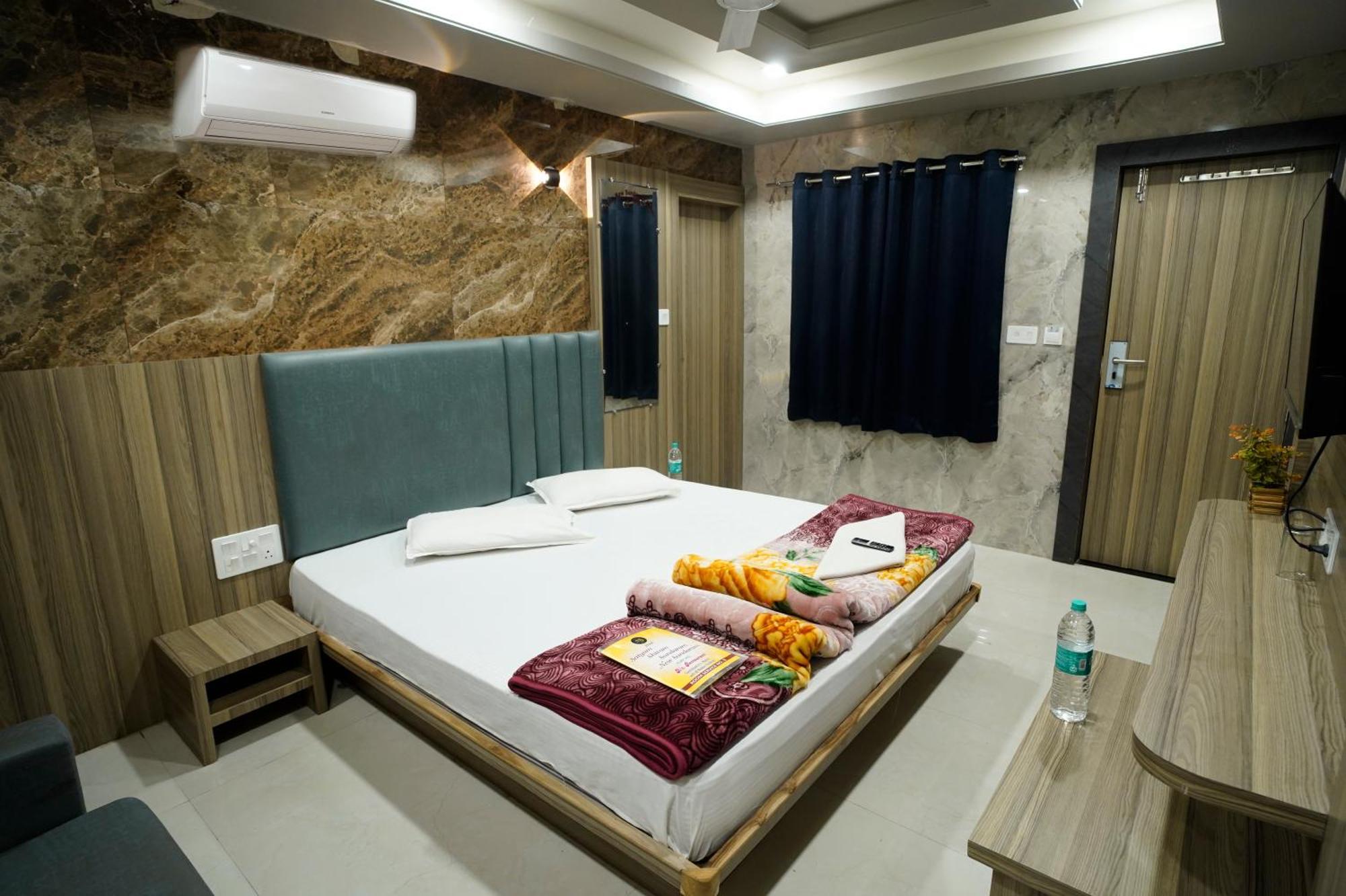Hotel New Sundaram 150 Mtrs From Dargah Ádzsmir Kültér fotó