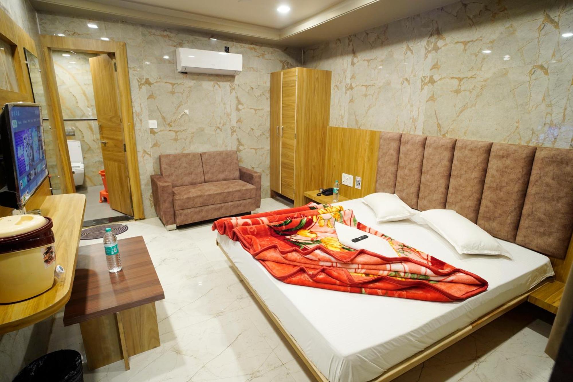 Hotel New Sundaram 150 Mtrs From Dargah Ádzsmir Kültér fotó
