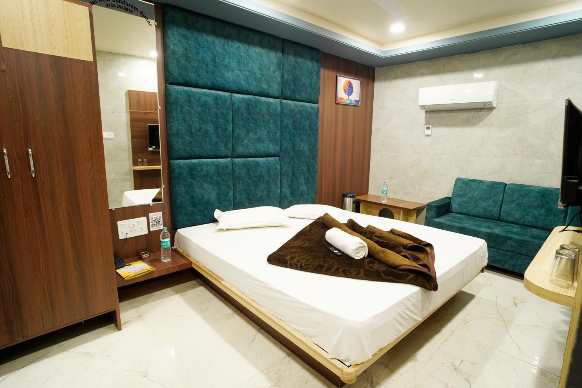 Hotel New Sundaram 150 Mtrs From Dargah Ádzsmir Kültér fotó