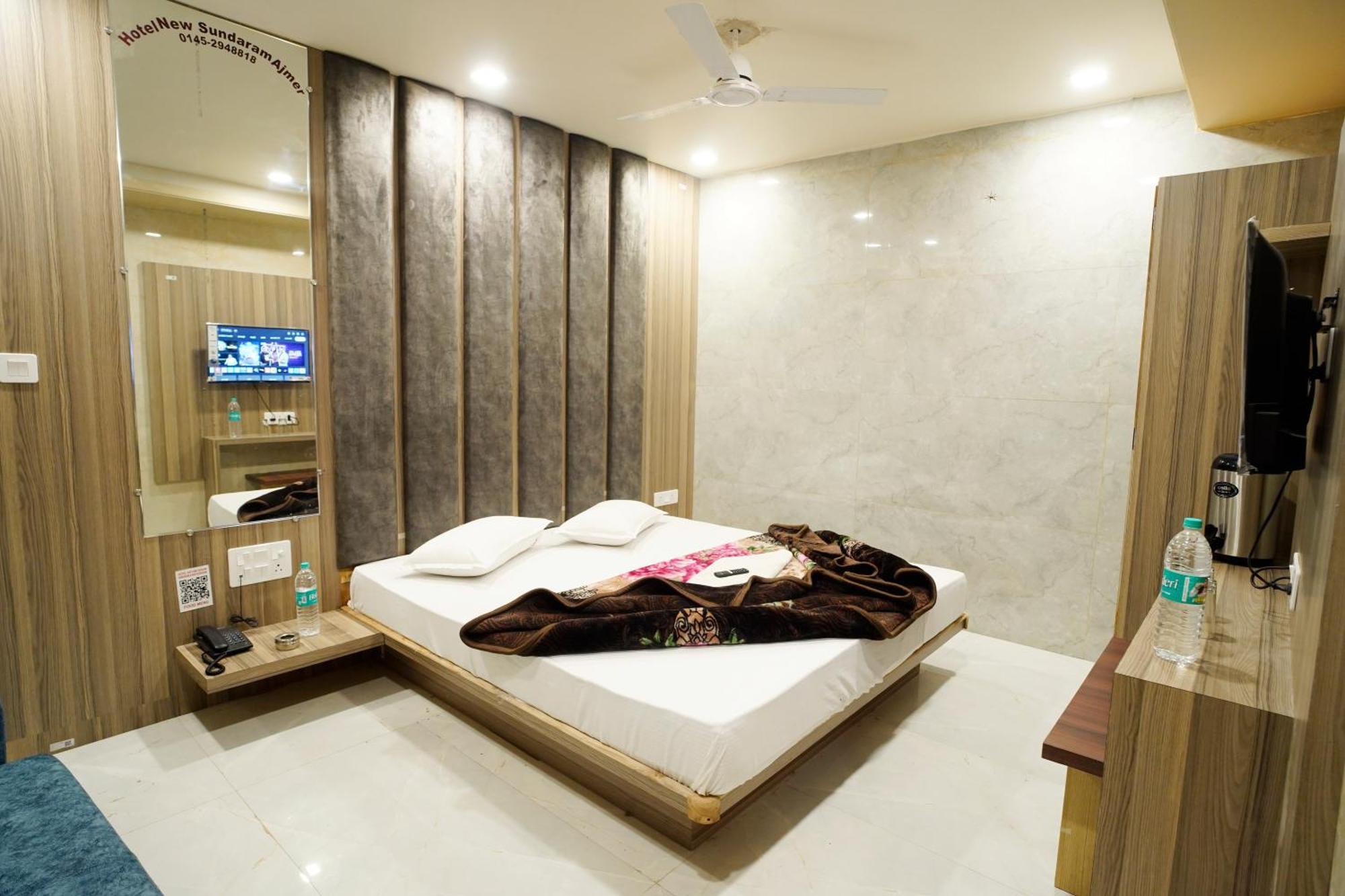 Hotel New Sundaram 150 Mtrs From Dargah Ádzsmir Kültér fotó