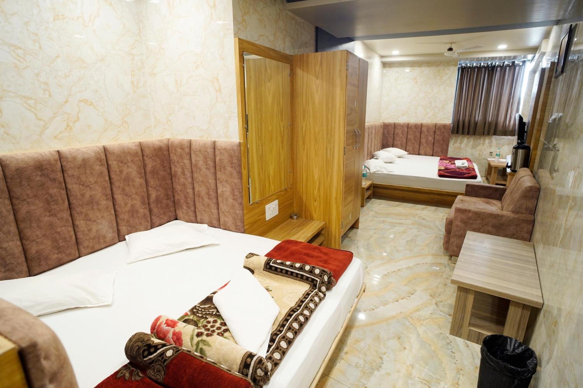 Hotel New Sundaram 150 Mtrs From Dargah Ádzsmir Kültér fotó